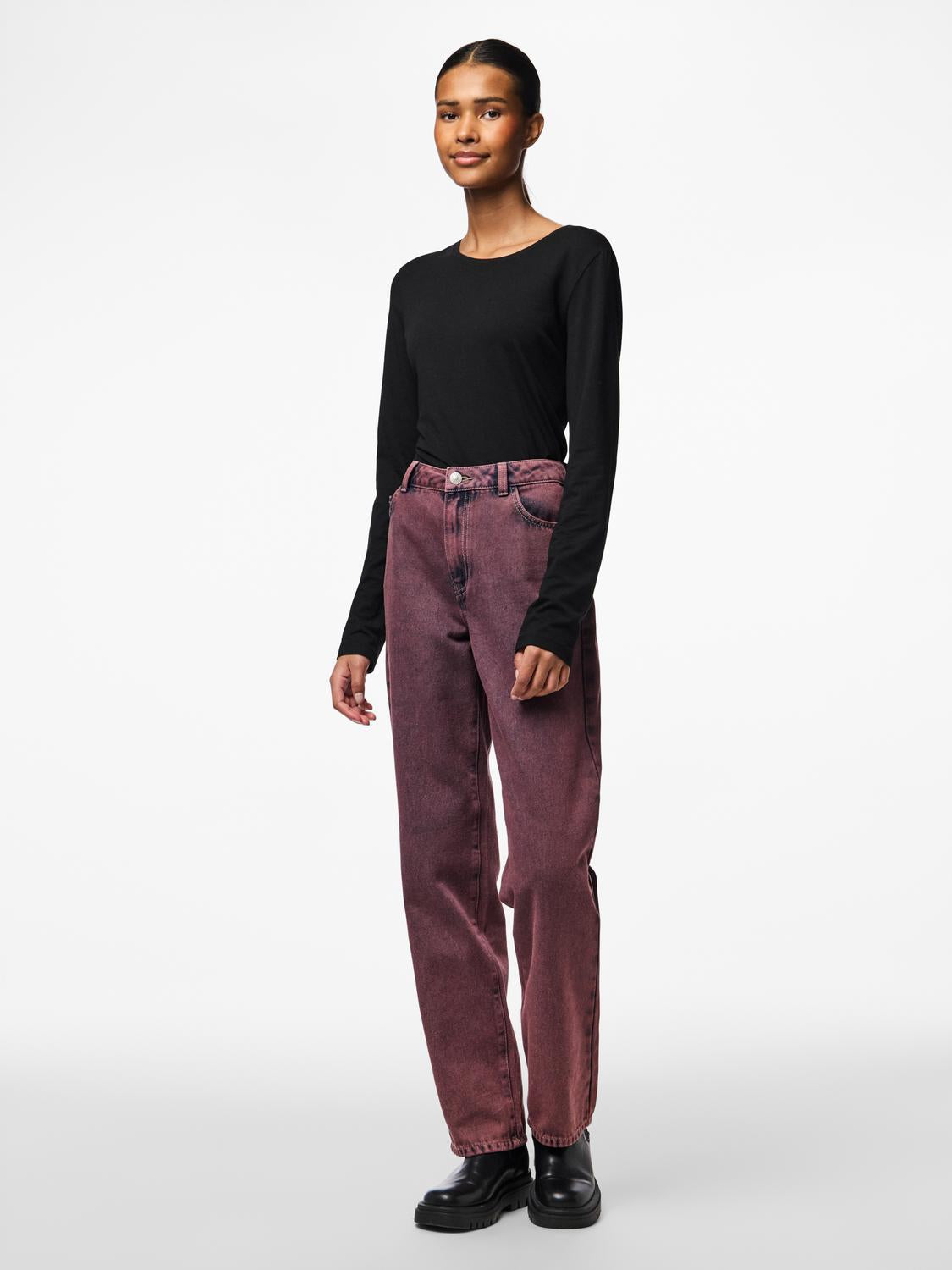 model_shot-front_full